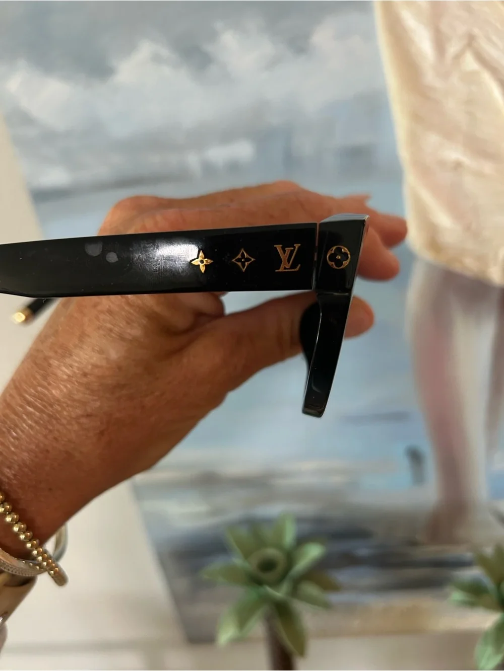 Louis Vuitton bold black